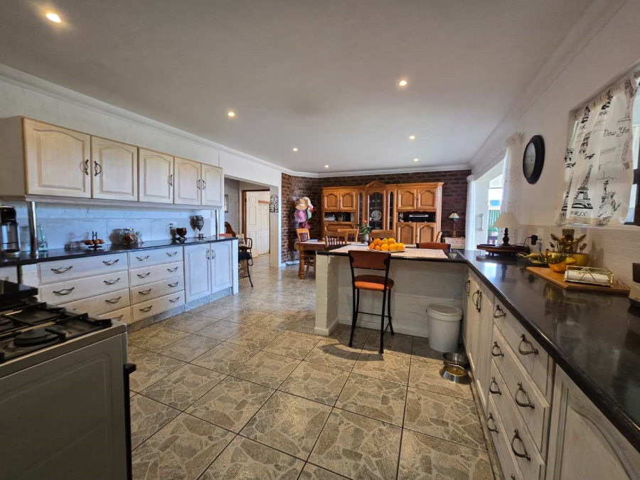 4 Bedroom Property for Sale in Stilbaai Wes Western Cape